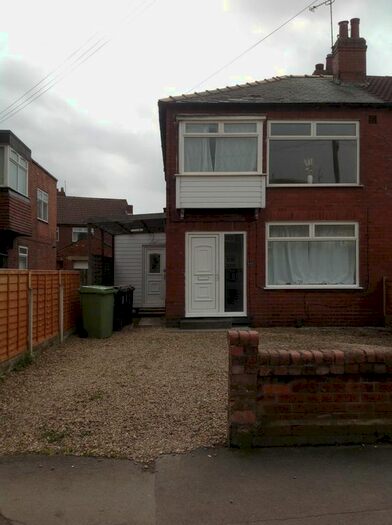 3 Bedroom Semi-Detached House To Rent In Whitehall Road, Leeds LS12