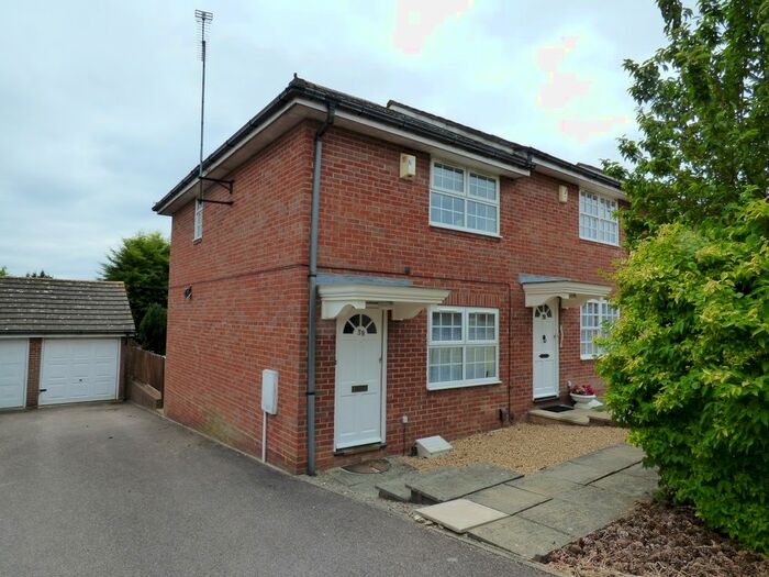 2 Bedroom End Of Terrace House To Rent In Hayton Close, Luton, LU3
