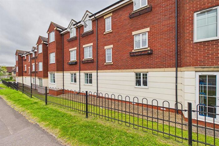 2 Bedroom Flat For Sale In Woodlands Lane, Bradley Stoke, BS32