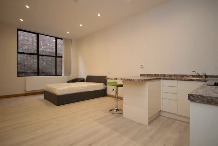 Flat To Rent In North Acton Road, North Acton, NW10