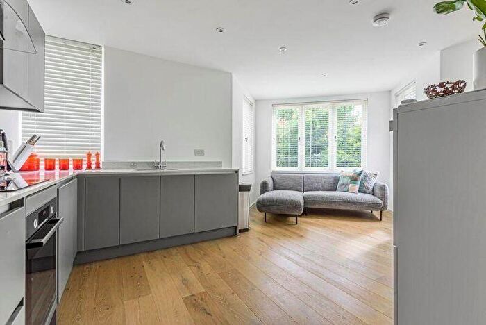 1 Bedroom Flat For Sale In Merstham, Redhill, RH1