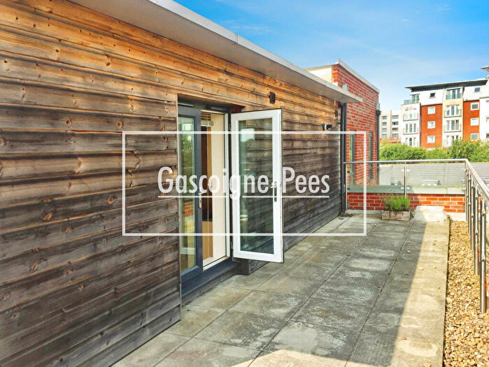 2 Bedroom Penthouse To Rent In Basingstoke, RG21