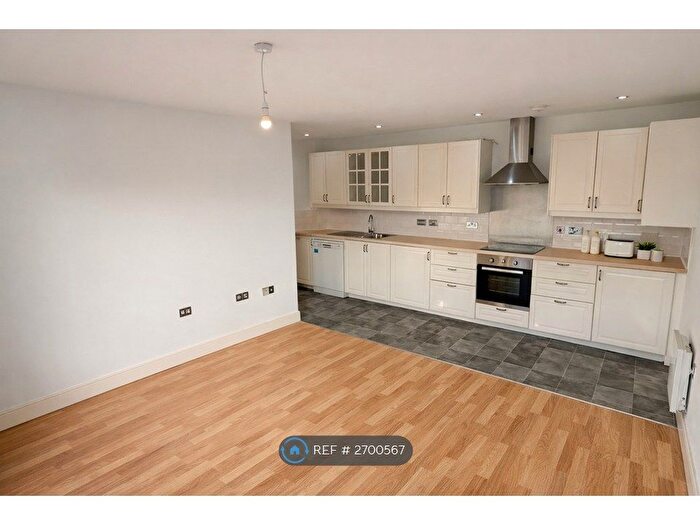 2 Bedroom Flat To Rent In Aster Court, London, E5