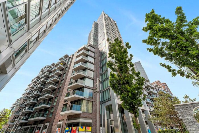 Studio To Rent In Kingwood House, Chaucer Gardens, E1