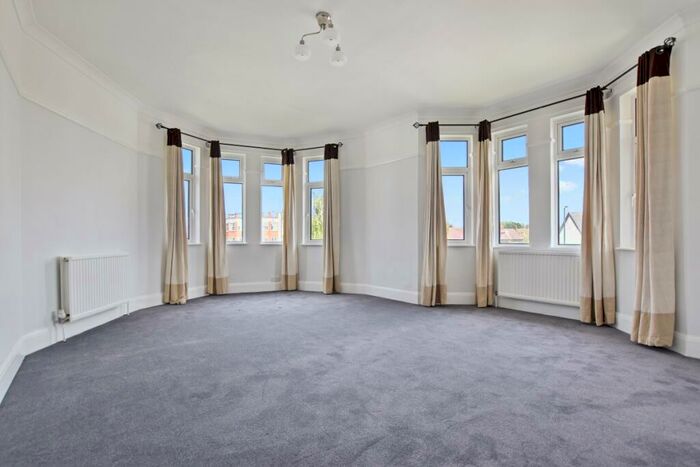 2 Bedroom Flat To Rent In Donnington Road London, NW10