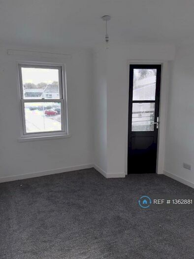 1 Bedroom Flat To Rent In Pathhead, Douglas, Lanark, ML11