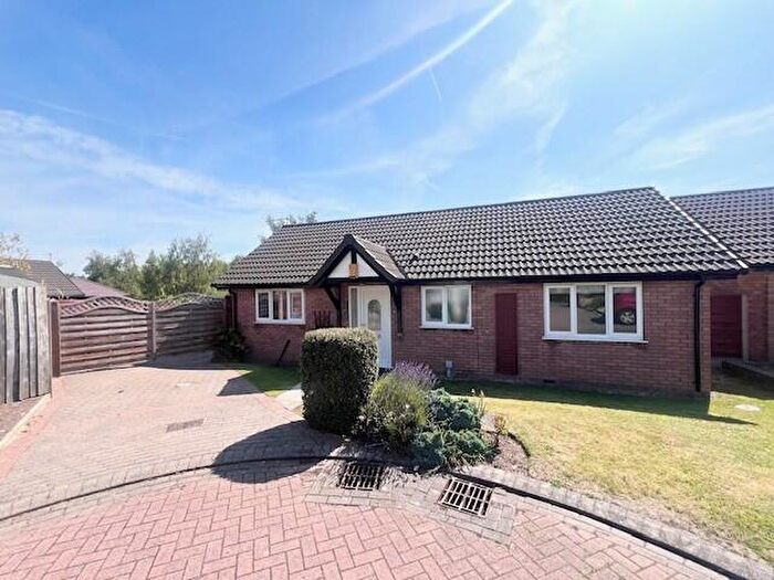 3 Bedroom Bungalow To Rent In Clary Meadow, Winnington, CW8
