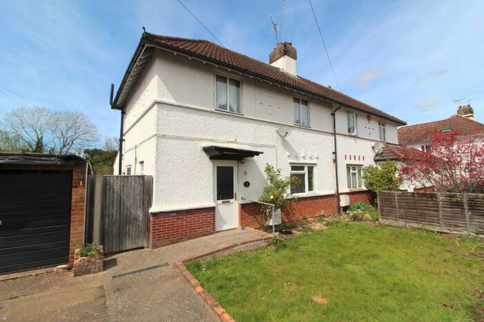 3 Bedroom Semi-Detached House To Rent In Curtis Road, Hemel Hempstead, Hertfordshire, HP3