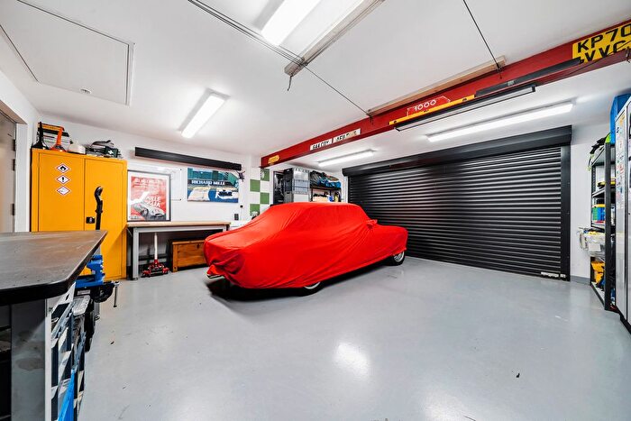 4 Bedroom Detached House For Sale In Highclere Road, Southampton, SO16