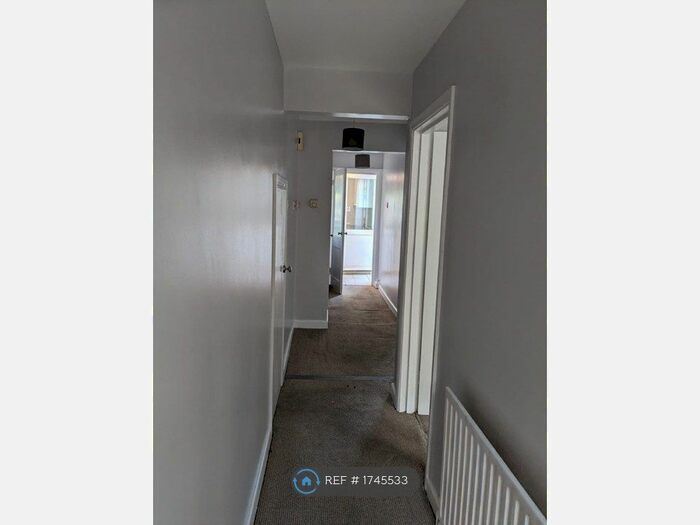 1 Bedroom Flat To Rent In Butter Hill, Wallington, SM6