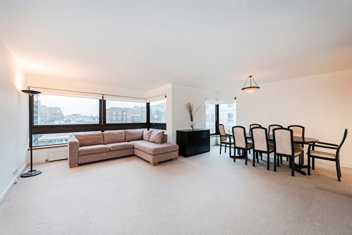 2 Bedroom Flat For Sale In Scarsdale Place, London, W8
