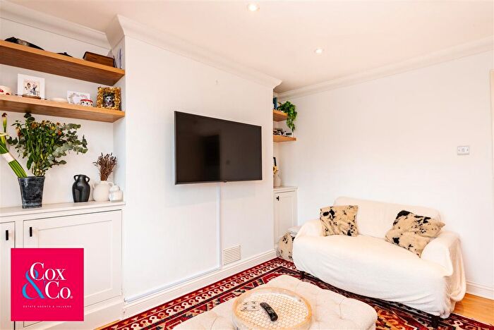 2 Bedroom Flat For Sale In Denmark Villas, Hove, BN3