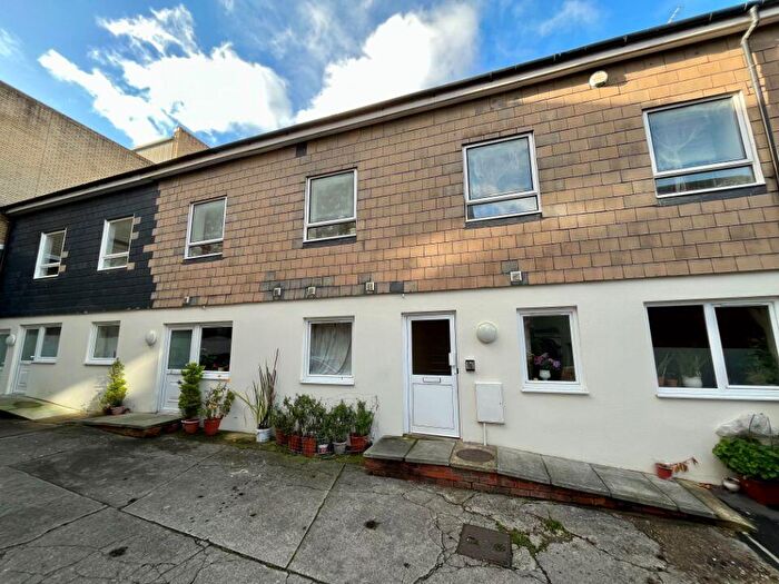 1 Bedroom Maisonette To Rent In The Bakehouse, Bakehouse Mews, High Street, Aldershot, GU11