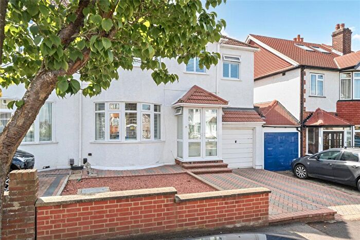 4 Bedroom Semi-Detached House For Sale In Felhampton Road, London, SE9