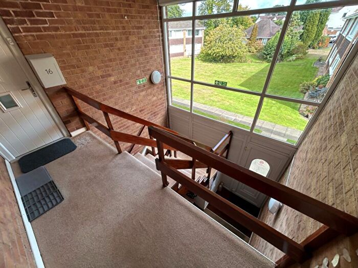 2 Bedroom Apartment To Rent In Millpool Close, Hagley, Stourbridge, West Midlands, DY9