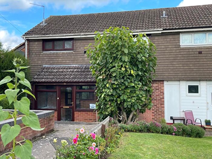 3 Bedroom Semi-Detached House For Sale In The Rise, Gawcott, MK18