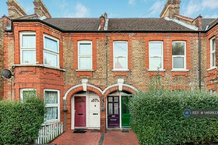 2 Bedroom Flat To Rent In Hibbert Road, London, E17