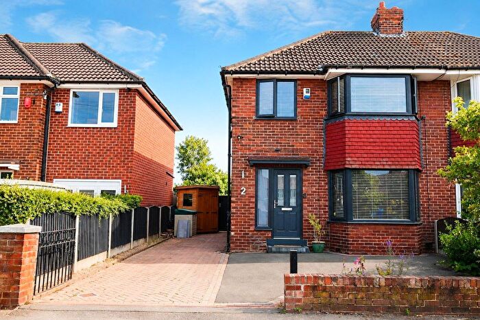 3 Bedroom Semi-Detached House For Sale In Lee Crescent, Durkar, Wakefield, WF4