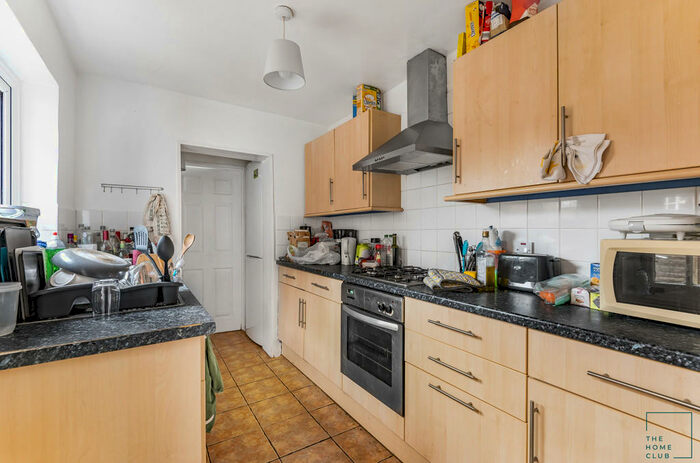 5 Bedroom Semi-Detached House To Rent In Artillery Road, Guildford, GU1