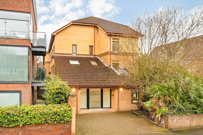 1 Bedroom Flat For Sale In Hillyard Street, Oval, SW9