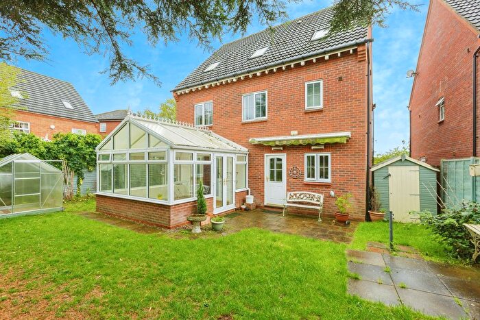 6 Bedroom Semi-Detached House For Sale In Lockside Close, Glen Parva, Leicester, LE2