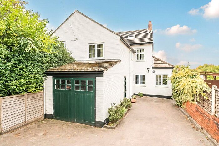 3 Bedroom Semi Detached House For Sale In Hutton Road, Ash Vale, Surrey, GU12