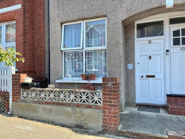 2 Bedroom Flat To Rent In Idlecombe Road, London, SW17