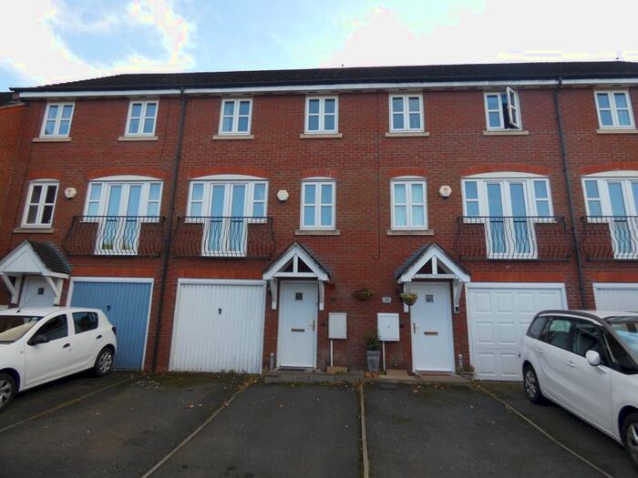 4 Bedroom Town House To Rent In The Saplings, Madeley, Telford, TF7