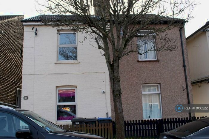 2 Bedroom Semi-Detached House To Rent In Napier Road, South Croydon, CR2