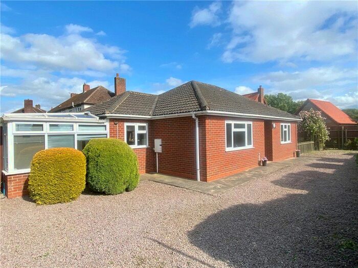 Houses for sale & to rent in PE11 4EY, Risegate Road, Donington