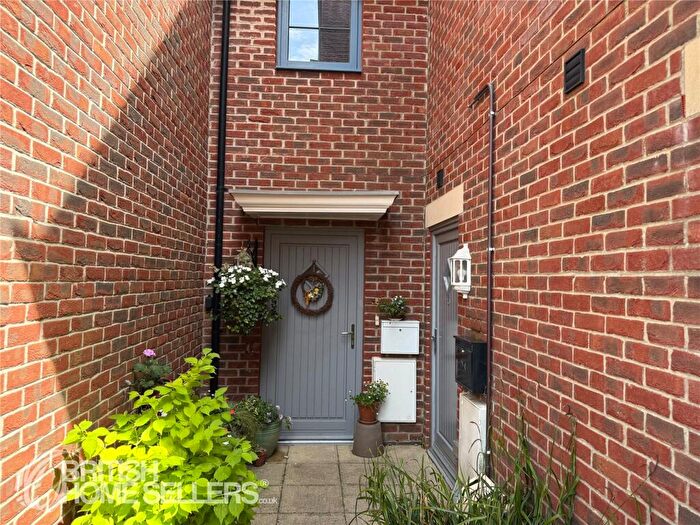 3 Bedroom Apartment For Sale In Lyric Place, Lymington, Hampshire, SO41
