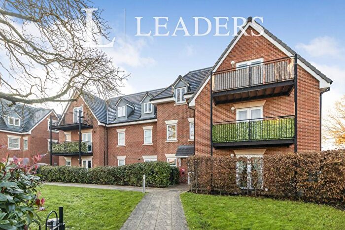 1 Bedroom Flat To Rent In Beech House, Molesey Road, KT12