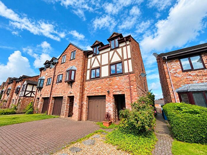 4 Bedroom End Of Terrace House For Sale In Quayside Mews, Lymm, WA13