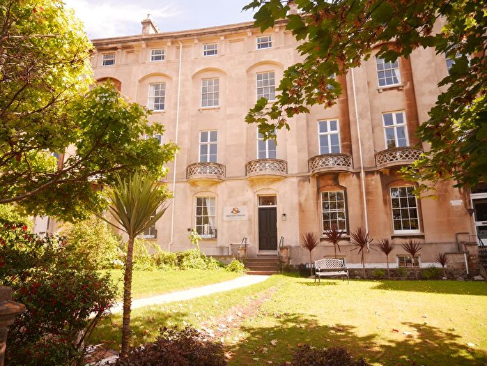 3 Bedroom Flat To Rent In Royal Crescent, Weston-Super-Mare, BS23