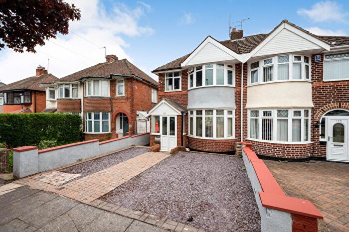 3 Bedroom Semi Detached House For Sale In Ryde Park Road, Rednal, Birmingham, West Midlands, B45
