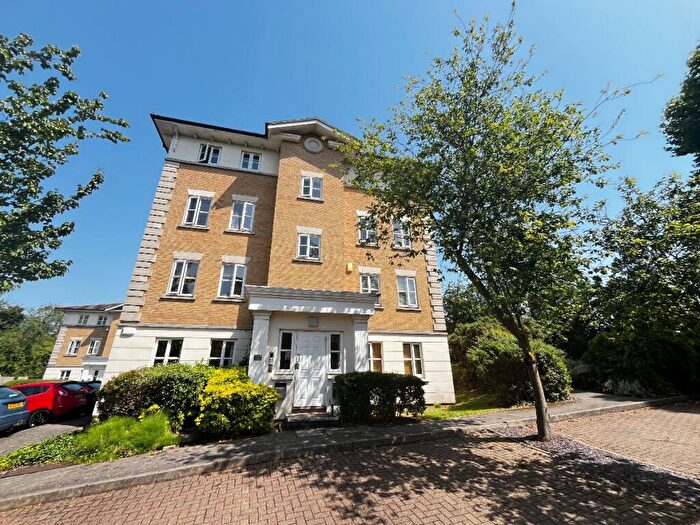 2 Bedroom Apartment For Sale In Monkwood Close, Romford, RM1