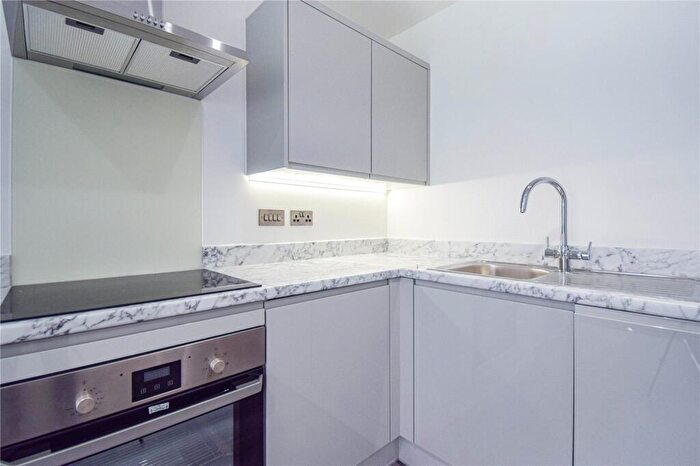 1 Bedroom Apartment To Rent In Strawberry Hill, Newbury, Berkshire, RG14