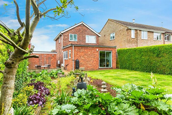 3 Bedroom Detached House For Sale In Northfield Avenue, Ringstead, Kettering, NN14