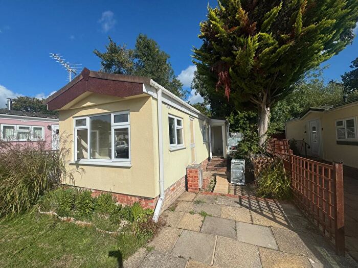 1 Bedroom Park Home To Rent In Canada Road, West Wellow, Romsey, SO51