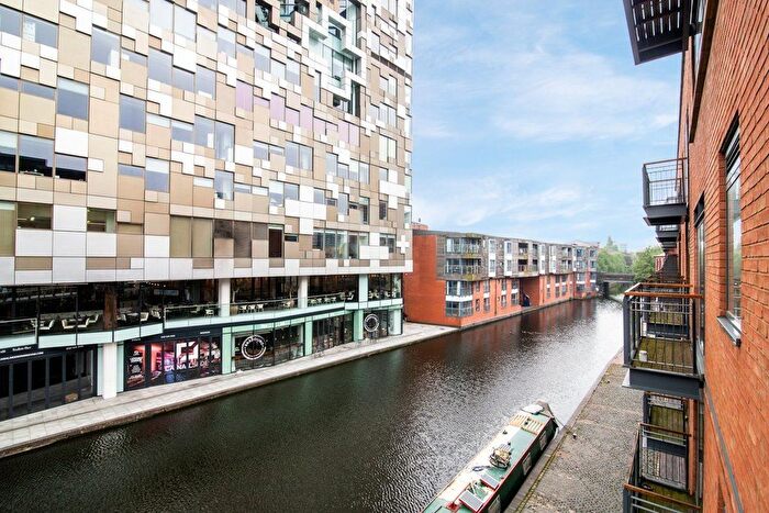 2 Bedroom Flat To Rent In Canal Wharf, Waterfront Walk, Birmingham, B1