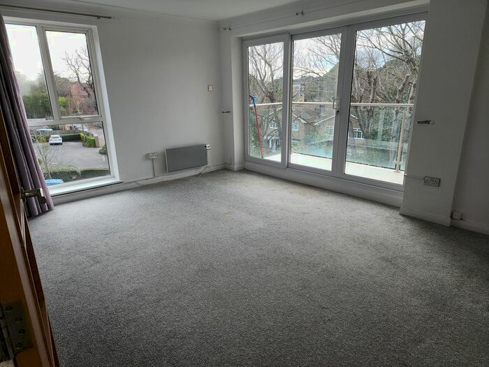 2 Bedroom Flat To Rent In Wimborne Road, Bournemouth, BH2