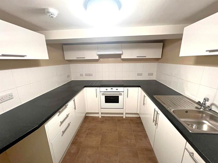 4 Bedroom Maisonette To Rent In Stokes Croft, Bristol, BS1