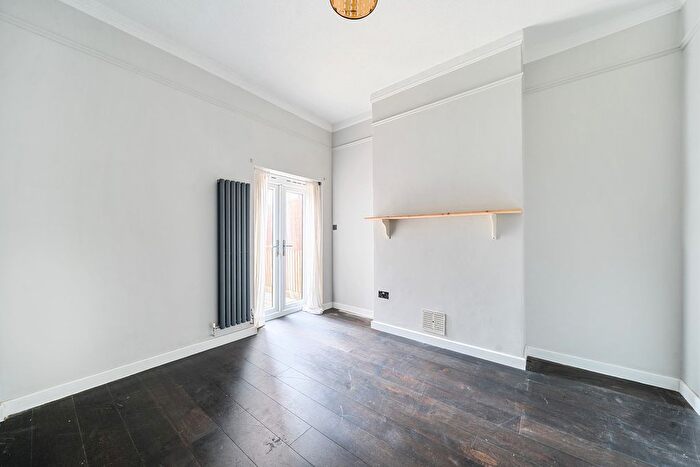 4 Bedroom Terraced House For Sale In Gillingham Road, London, NW2