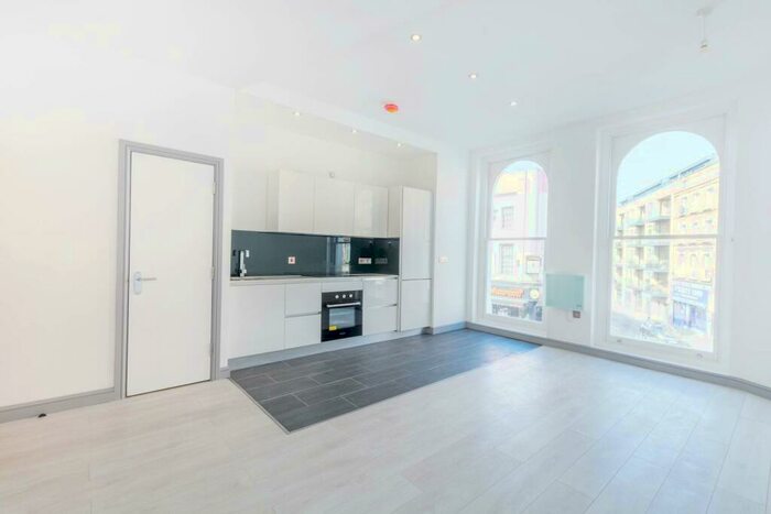 2 Bedroom Flat To Rent In Kingsland High Street, Dalston, London, E8