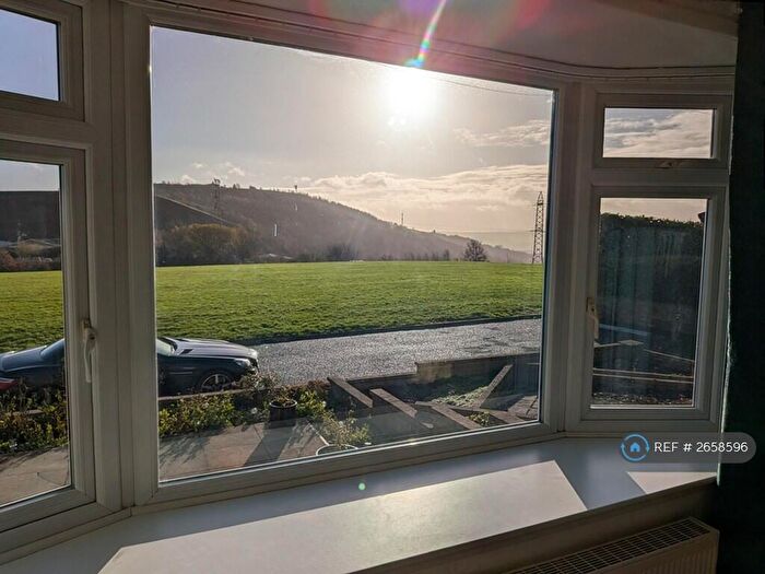 2 Bedroom Bungalow To Rent In Belgrave Crescent, Halifax, HX3