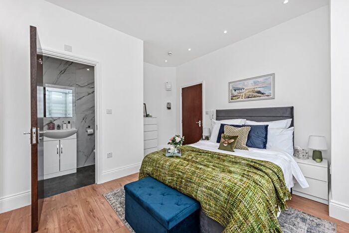 Property To Rent In Eastern Avenue, Ilford, IG4