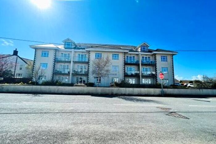 2 Bedroom Flat To Rent In Lon Golff, Pwllheli, LL53