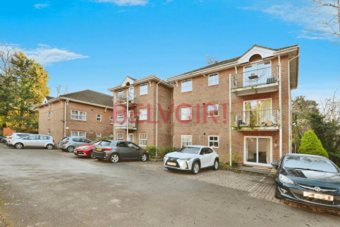 2 Bedroom Flat To Rent In Winchester Road, Shirley, Southampton, SO16