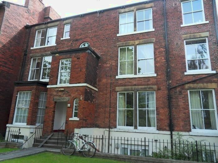 2 Bedroom Flat To Rent In Clarendon Road, Woodhouse, Leeds, LS2