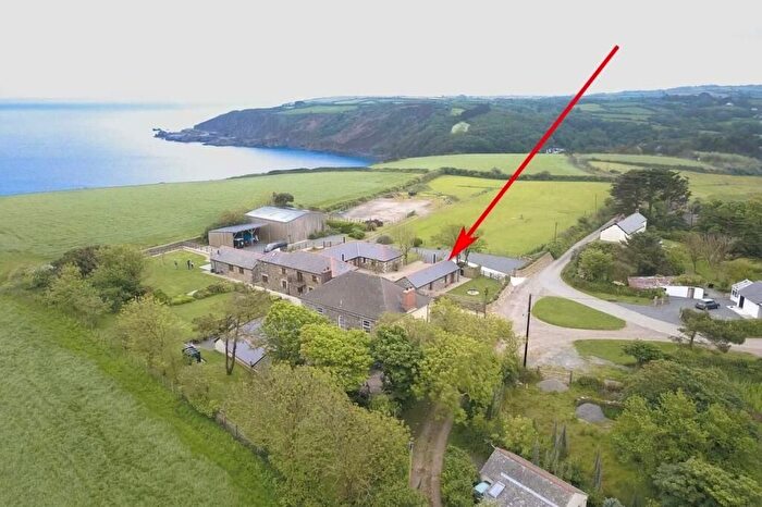 1 Bedroom Barn Conversion For Sale In Charming Barn Conversion By The Coast, Porthallow, TR12